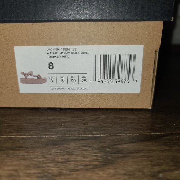 Teva Flatform Metallic Champagne Leather Sandals Size 8 - Picture 2 of 7